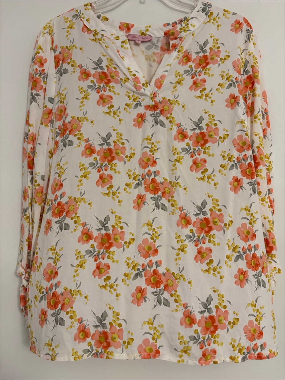 Rose & Rhyme - Cream Floral V-Neck Long Sleeve Blouse  Size L